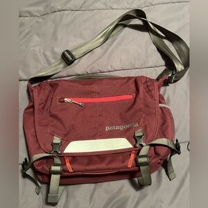 Patagonia side satchel